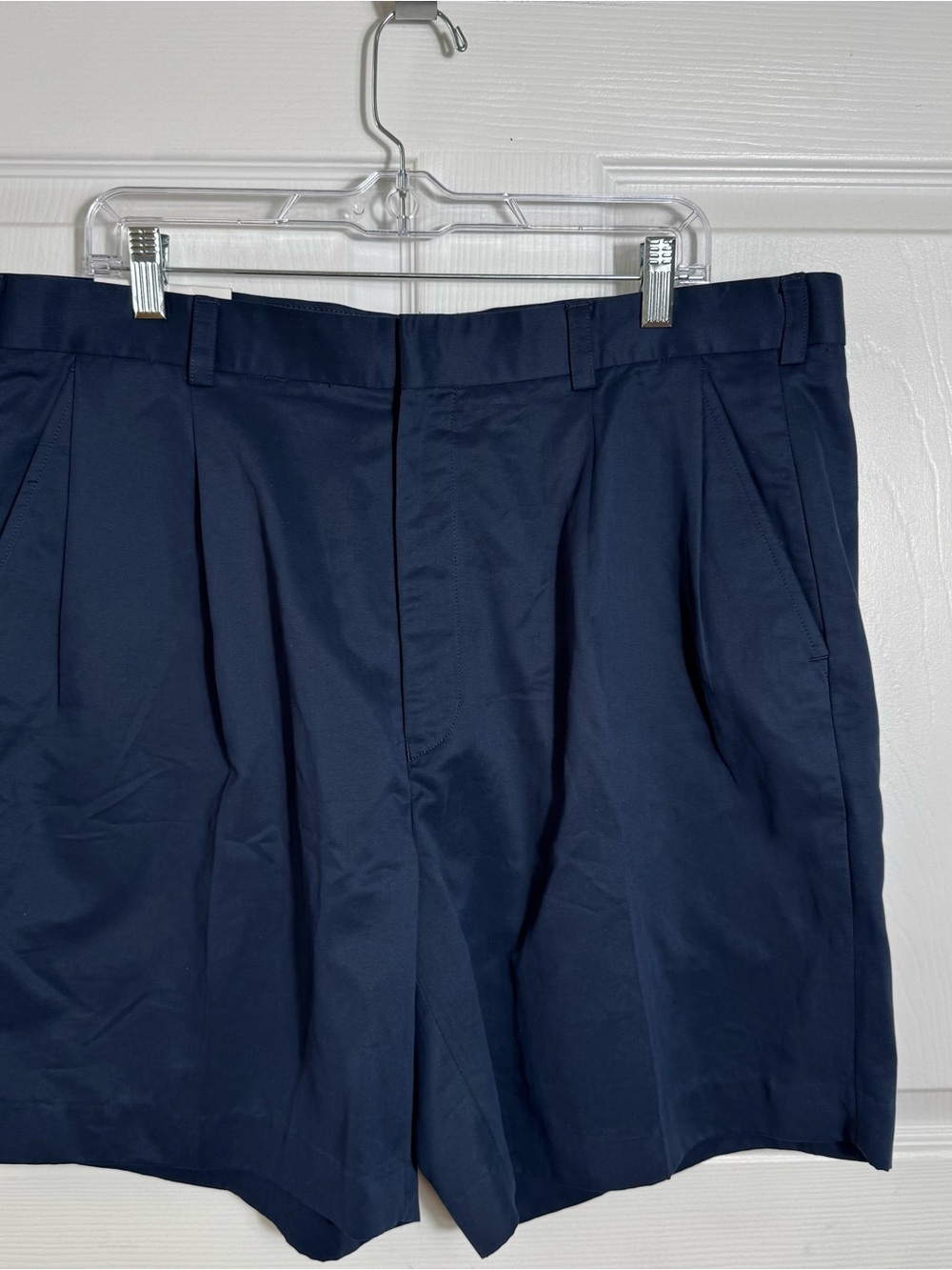 IZOD Golf Pleated Shorts Men's Size 40 Navy Stretch Waist NWT - Picture 7 of 7